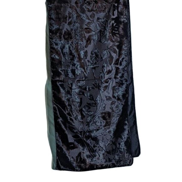 LIZ CLAIBORNE RAYON/POLYESTER BLEND BLACK W/RAISED VELVET FLORAL DESIGN - Picture 6 of 6